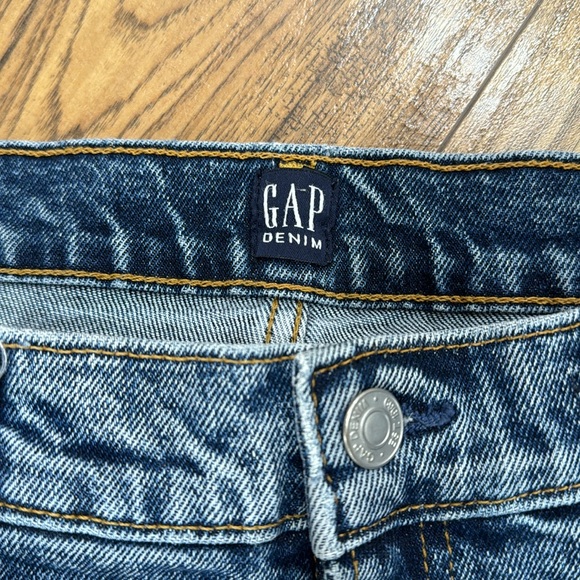 Gap Jeans - Picture 2 of 3